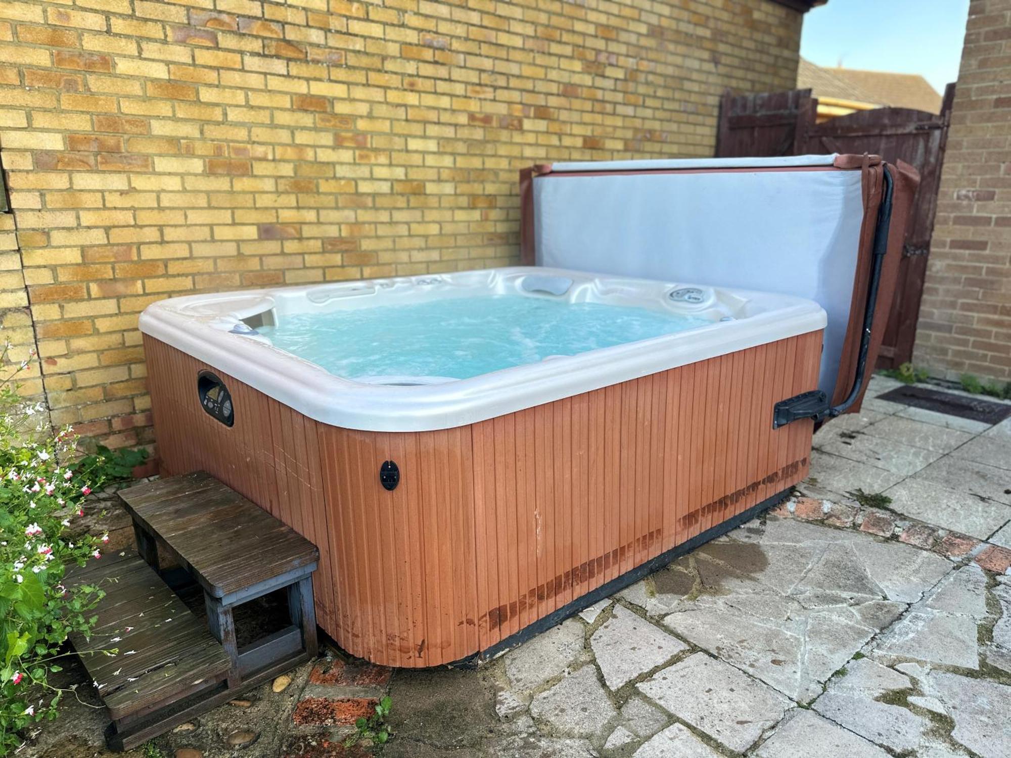 Kennedy Villa - 5 Bedroom House With Hot Tub, Wifi, Free Parkings, Close To Bicester Village Exteriör bild