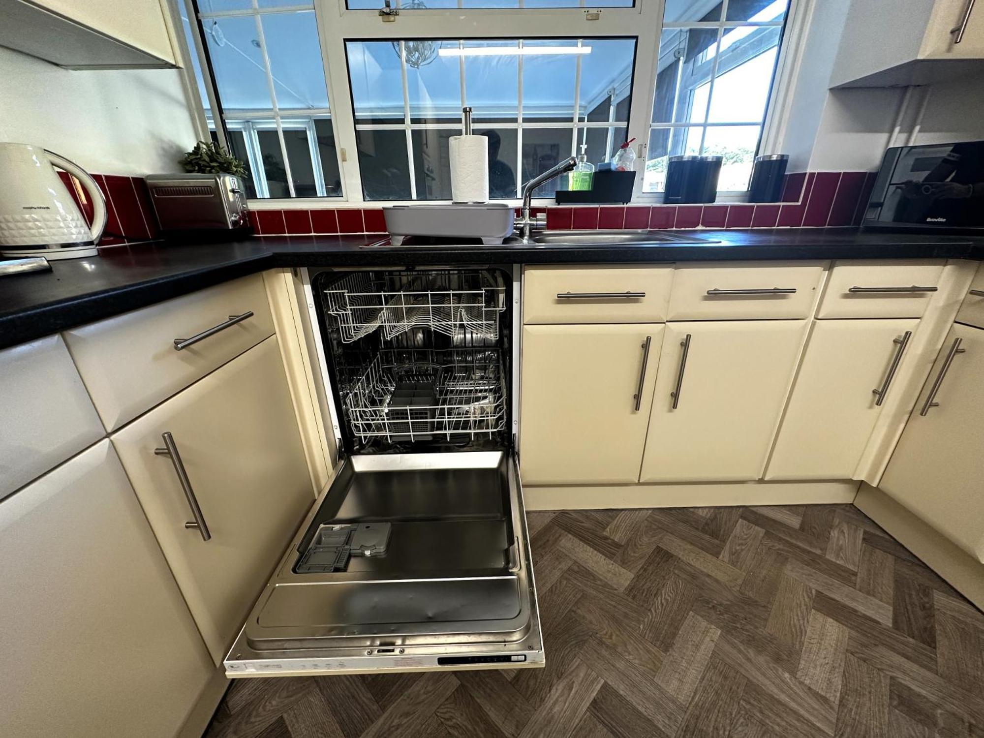 Kennedy Villa - 5 Bedroom House With Hot Tub, Wifi, Free Parkings, Close To Bicester Village Exteriör bild