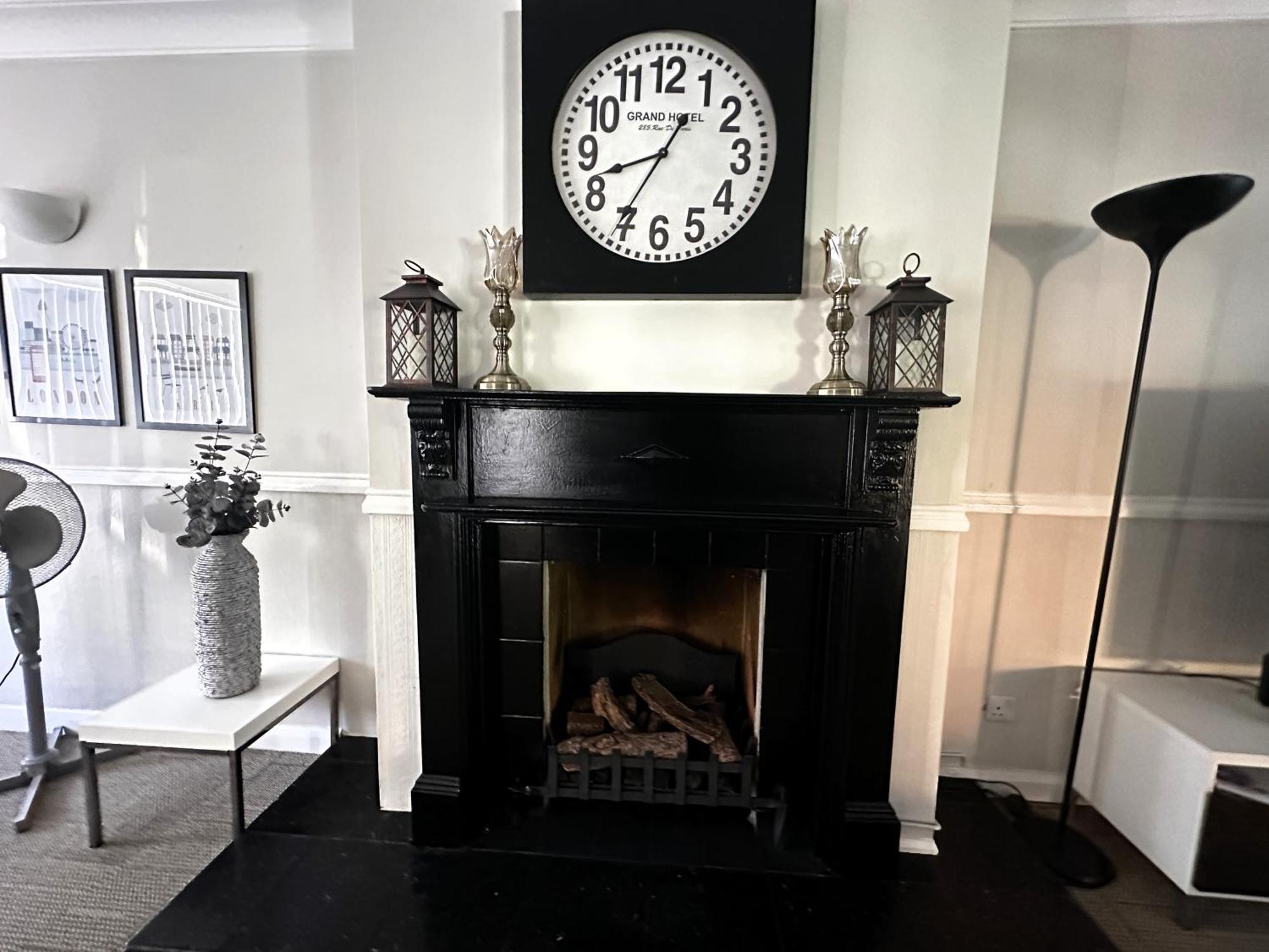 Kennedy Villa - 5 Bedroom House With Hot Tub, Wifi, Free Parkings, Close To Bicester Village Exteriör bild