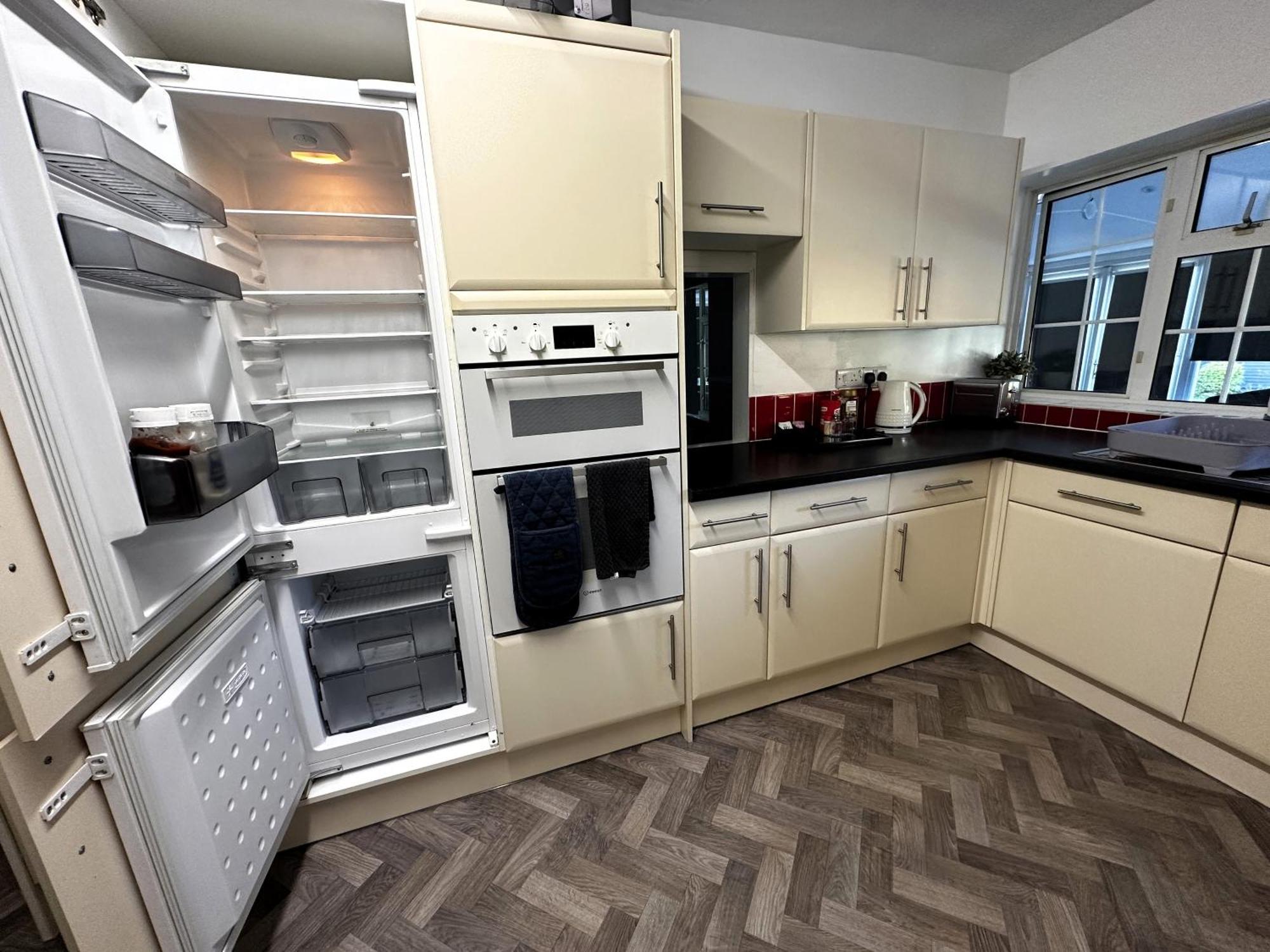 Kennedy Villa - 5 Bedroom House With Hot Tub, Wifi, Free Parkings, Close To Bicester Village Exteriör bild
