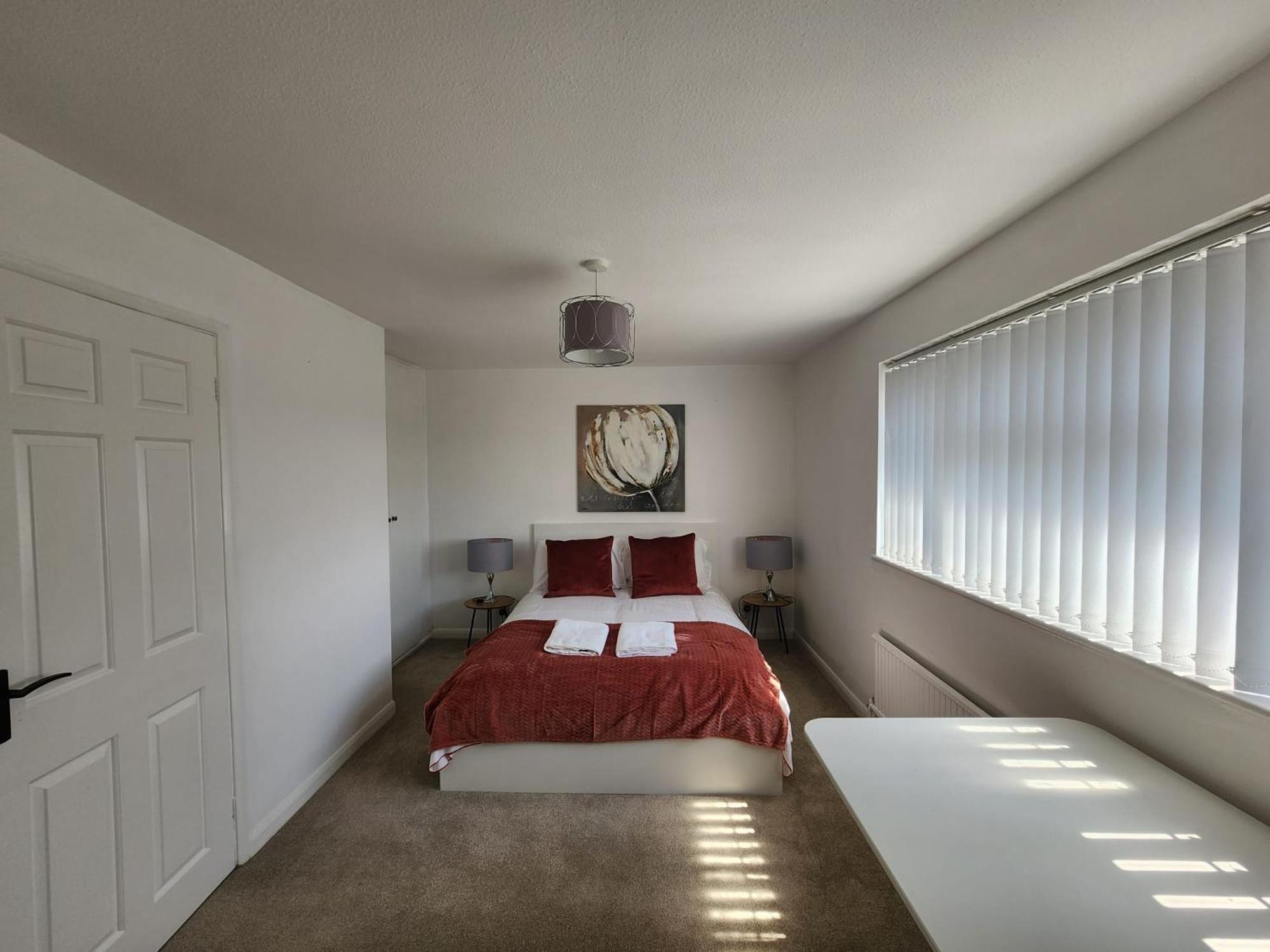 Kennedy Villa - 5 Bedroom House With Hot Tub, Wifi, Free Parkings, Close To Bicester Village Exteriör bild