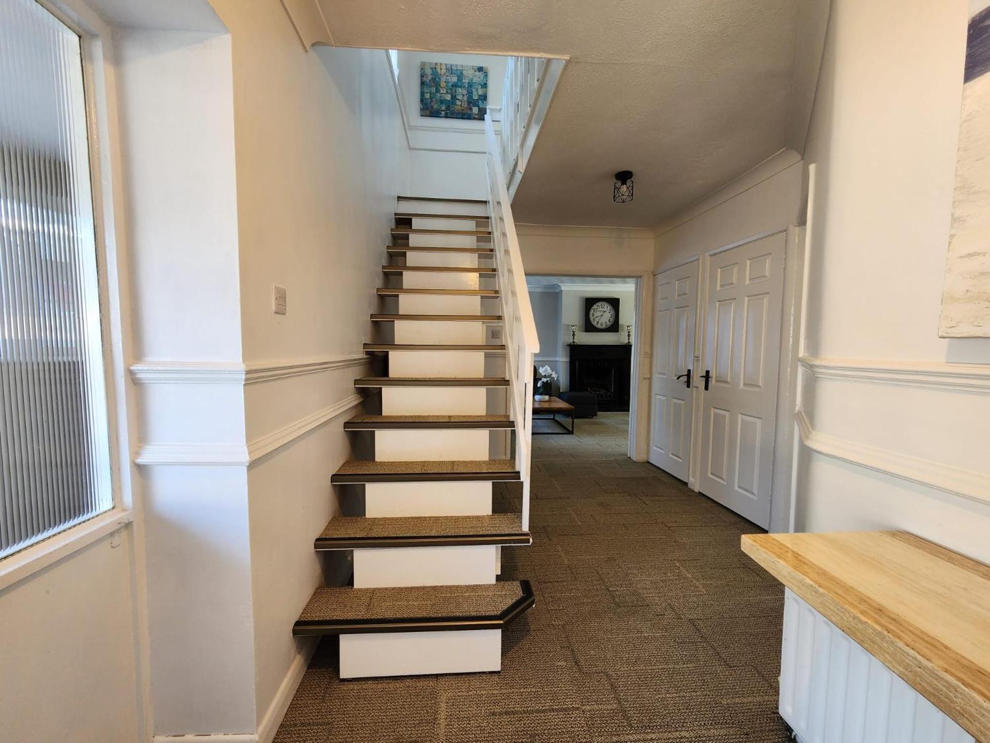 Kennedy Villa - 5 Bedroom House With Hot Tub, Wifi, Free Parkings, Close To Bicester Village Exteriör bild