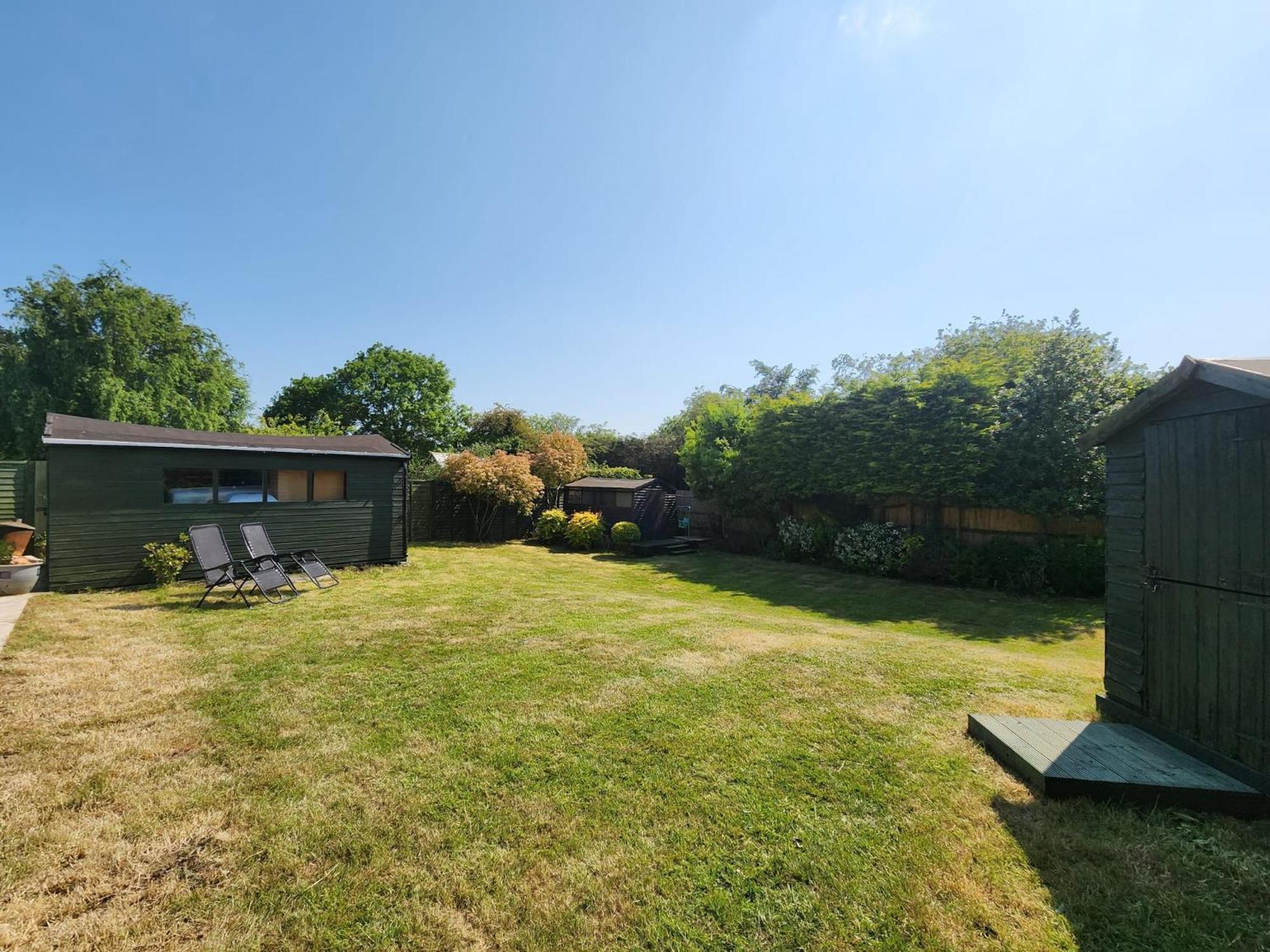 Kennedy Villa - 5 Bedroom House With Hot Tub, Wifi, Free Parkings, Close To Bicester Village Exteriör bild
