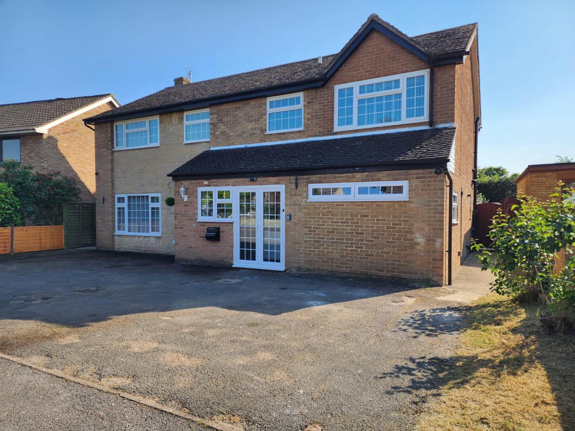 Kennedy Villa - 5 Bedroom House With Hot Tub, Wifi, Free Parkings, Close To Bicester Village Exteriör bild